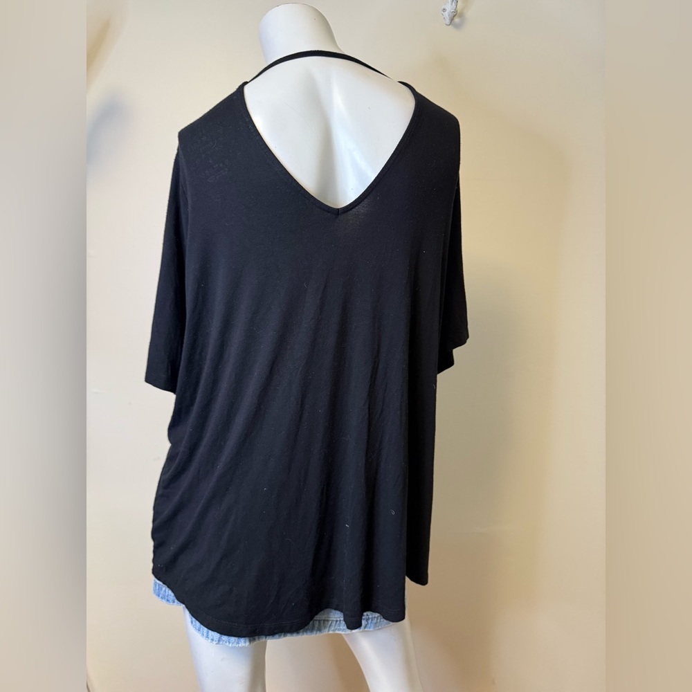 Torrid Super Soft Knits Size 3 Black Buttons Open Back Short Sleeve Tunic Top - Picture 2 of 6